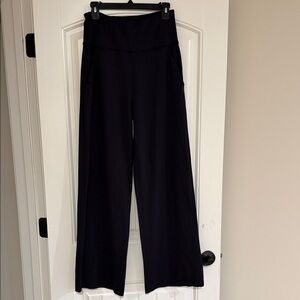 Elegant Black Wide-Leg Women's Trousers